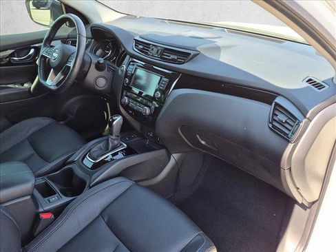 Used 2021 Nissan Rogue Sport SL w/ Premium Package FWD image 23