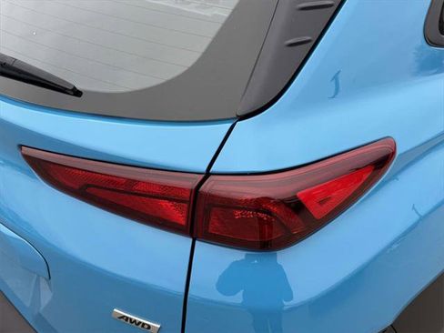 Used 2023 Hyundai Kona SE w/ Cargo Package image 9