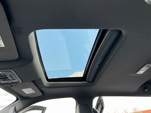 Used 2024 GMC Sierra 2500 Denali image 15