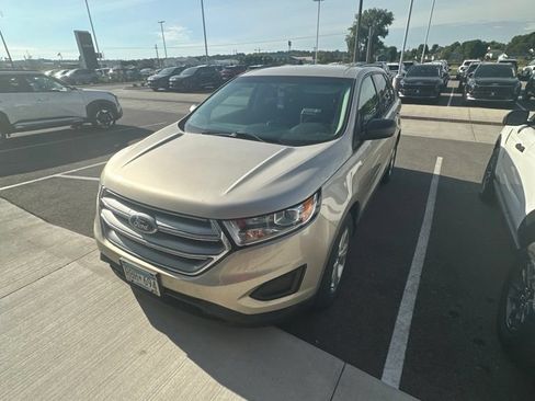 Used 2018 Ford Edge SE AWD/4WD image 2