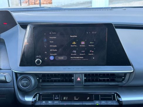 Used 2025 Toyota Prius LE image 18