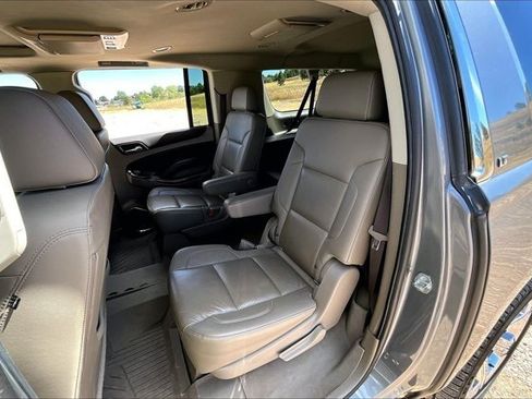 Used 2020 Chevrolet Suburban LT AWD/4WD image 22