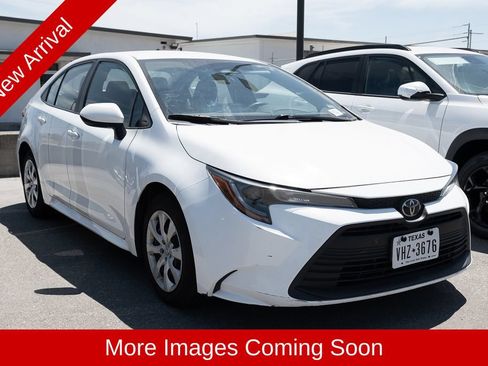 Used 2024 Toyota Corolla LE FWD image 1