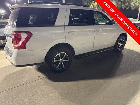 Used 2021 Ford Expedition XLT image 3