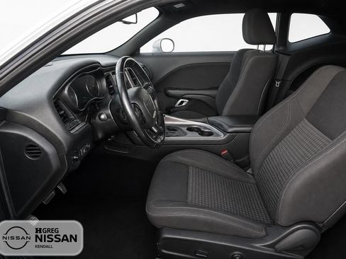 Used 2019 Dodge Challenger SXT RWD image 7