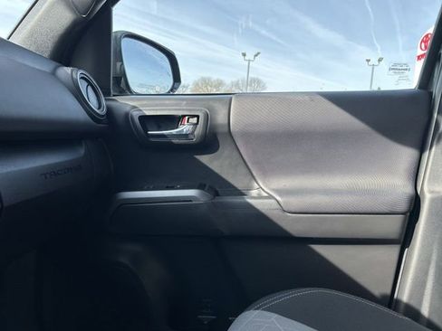 Used 2023 Toyota Tacoma TRD Off-Road w/ Advanced Technology Package image 35