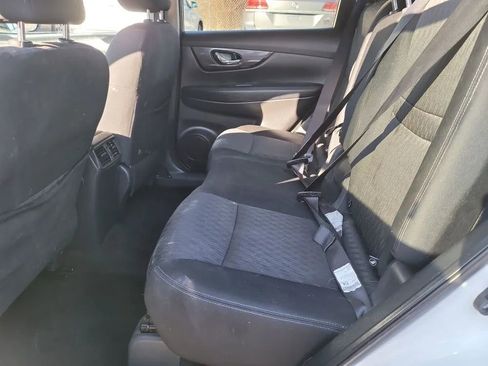 Used 2017 Nissan Rogue SV image 23