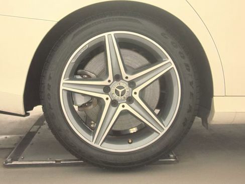 Used 2019 Mercedes-Benz E 450 4MATIC Sedan w/ Premium Package image 10