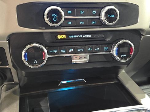 Used 2022 Ford F450 Lariat w/ FX4 Off-Road Package image 24