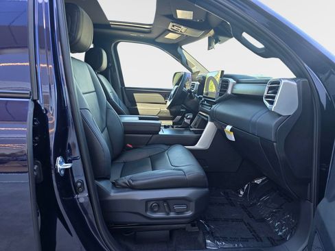 Used 2025 Toyota Sequoia Platinum AWD/4WD image 12