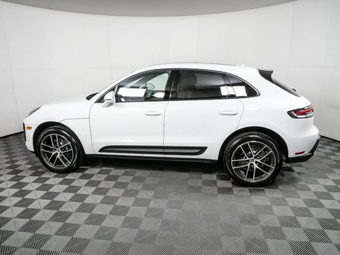 New 2026 Porsche Macan image 2