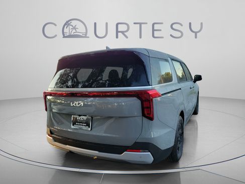 New 2027 Kia Carnival LX FWD image 3