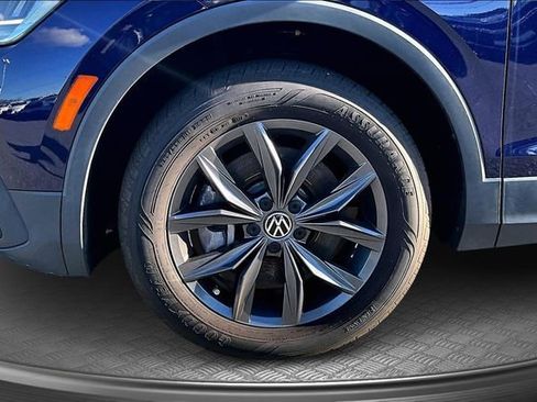 Used 2022 Volkswagen Tiguan SE image 31