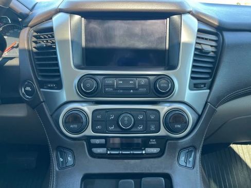 Used 2020 Chevrolet Suburban LT image 21