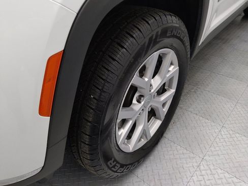 Used 2022 Jeep Grand Cherokee L Limited AWD/4WD image 31