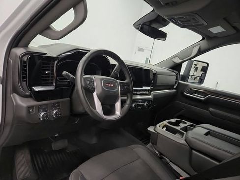 Used 2025 GMC Sierra 3500 SLE w/ SLE Value Package AWD/4WD image 37