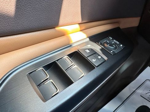 Used 2021 Lexus ES 350 w/ Premium Package FWD image 11