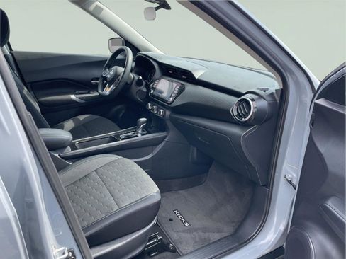 Used 2024 Nissan Kicks SV FWD image 19