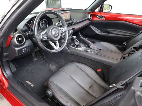 Used 2017 MAZDA MX-5 Miata Grand Touring RWD image 15