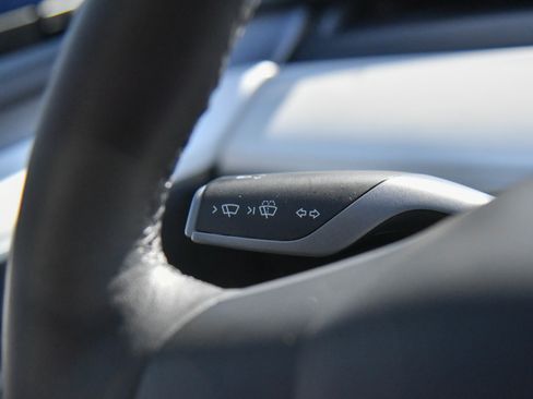 Used 2023 Tesla Model Y Long Range AWD/4WD image 30