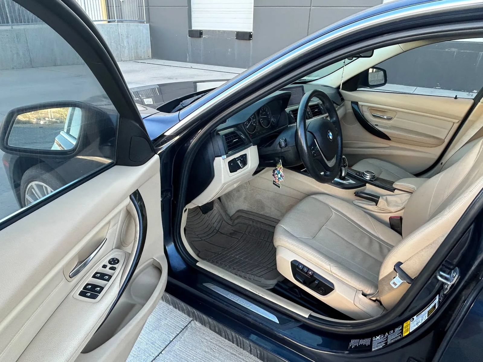 Used 2014 BMW 328i xDrive Sedan AWD/4WD image 9