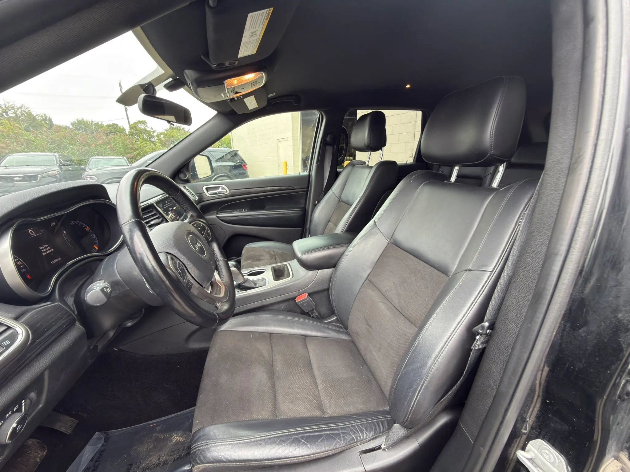 Used 2021 Jeep Grand Cherokee Laredo X AWD/4WD image 9