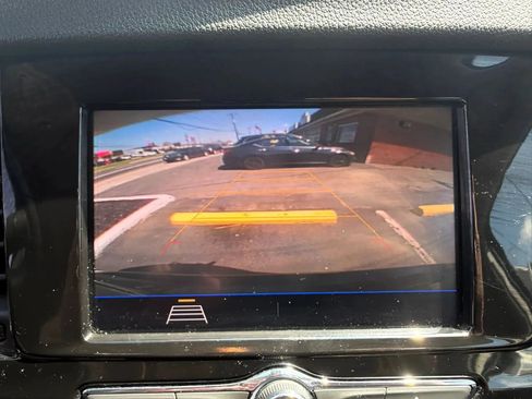 Used 2021 Buick Encore Preferred AWD/4WD image 25
