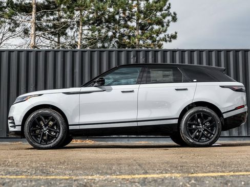 Used 2026 Land Rover Range Rover Velar Dynamic SE image 3
