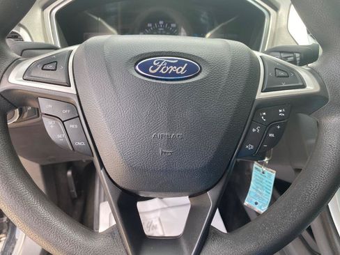 Used 2016 Ford Fusion SE FWD image 34