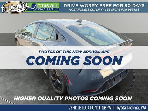 Used 2025 Toyota Prius LE FWD image 3