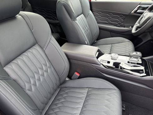 New 2025 Mitsubishi Outlander SEL image 26