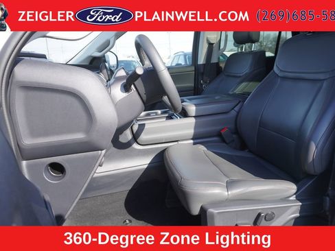 Used 2025 Ford Expedition Active AWD/4WD image 22