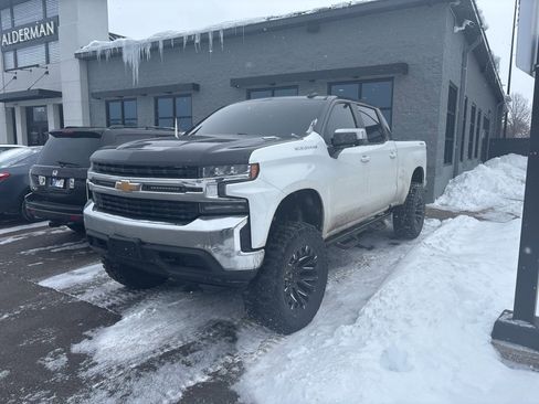 Used 2021 Chevrolet Silverado 1500 LT image 1
