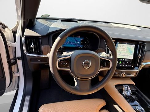 Certified 2025 Volvo V90 B6 Cross Country Ultra w/ Climate Package AWD/4WD image 14