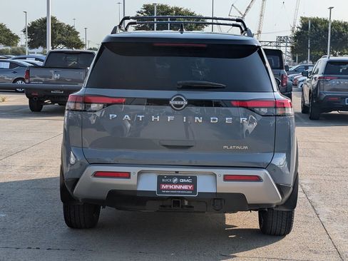 Used 2024 Nissan Pathfinder Platinum FWD image 5