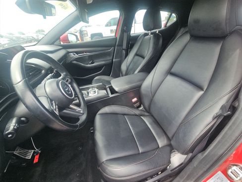 Used 2020 MAZDA MAZDA3 Hatchback w/ Preferred Package FWD image 3