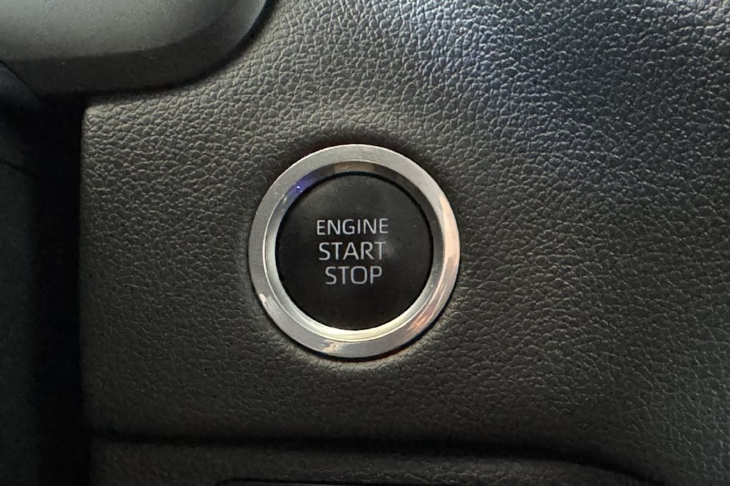 Used 2022 Toyota Tundra Limited AWD/4WD image 16