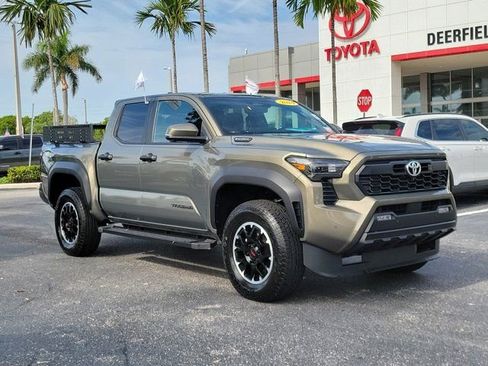 Used 2024 Toyota Tacoma TRD Off-Road w/ TRD Off Road Premium Package AWD/4WD image 38