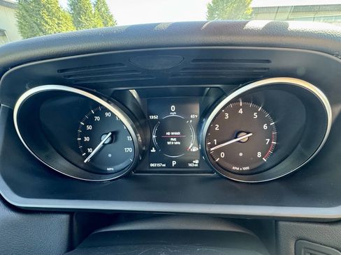 Used 2016 Land Rover Range Rover Sport HSE image 19