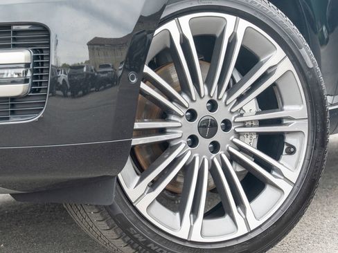 Used 2026 Land Rover Range Rover SE AWD/4WD image 9