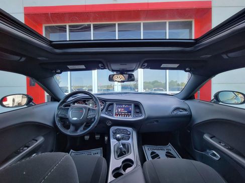Used 2020 Dodge Challenger R/T w/ Driver Convenience Group RWD image 9