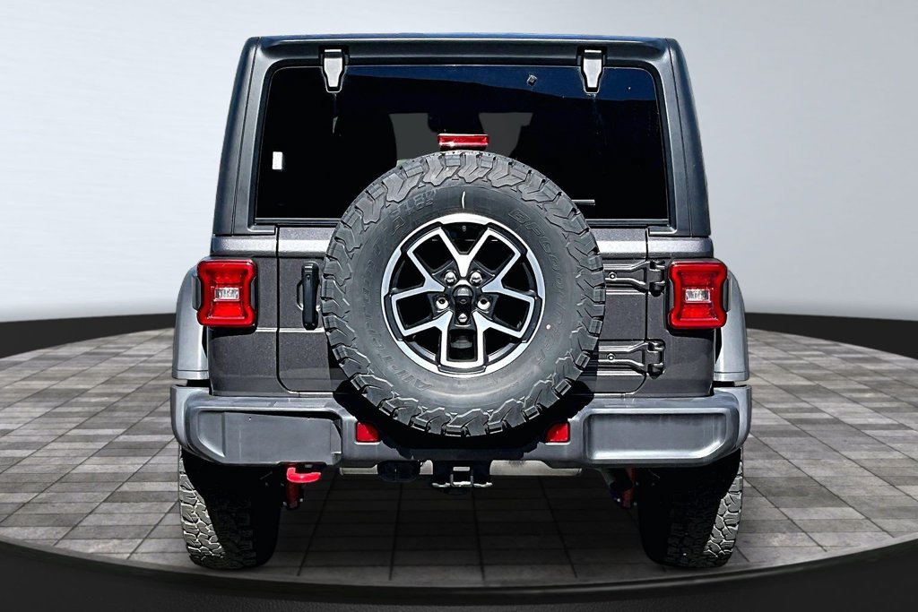 Used 2025 Jeep Wrangler Unlimited Rubicon w/ Convenience Group AWD/4WD image 23
