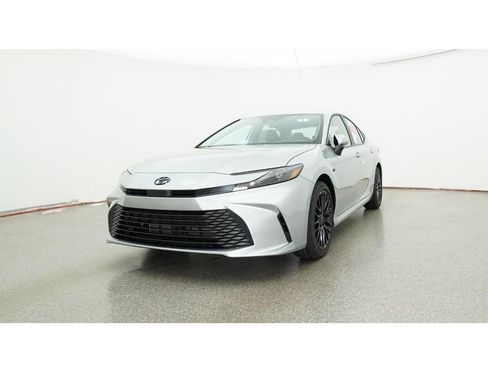 New 2026 Toyota Camry LE FWD image 32