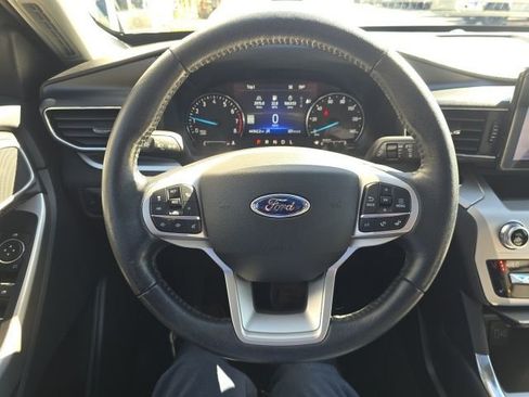 Used 2021 Ford Explorer XLT w/ Equipment Group 202A image 16