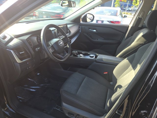 Used 2026 Nissan Rogue SV AWD/4WD image 14