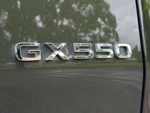 Used 2024 Lexus GX 550 w/ Accessory Package (Z1) AWD/4WD image 9