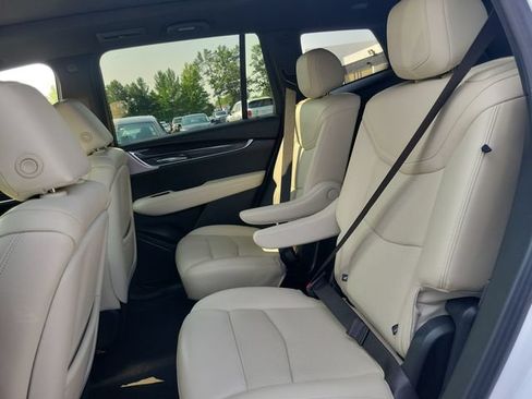 Used 2024 Cadillac XT6 Sport w/ Technology Package AWD/4WD image 36