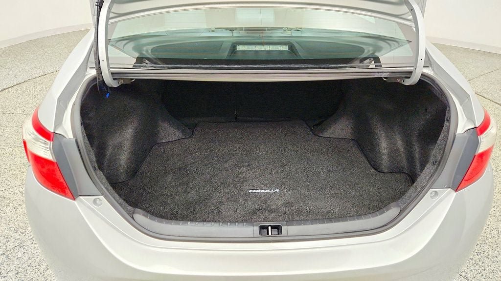 Used 2016 Toyota Corolla LE FWD image 21
