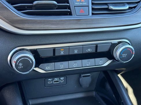 Used 2024 Nissan Altima 2.5 SV image 17