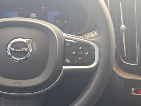 Used 2023 Volvo XC60 B5 Plus w/ Climate Package FWD image 19